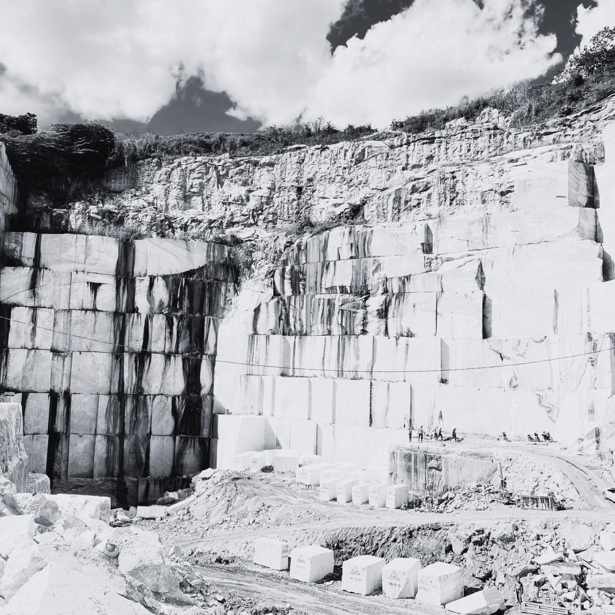 Linha completa de pedras naturais para construtoras, arquitetos e designers exigentes.