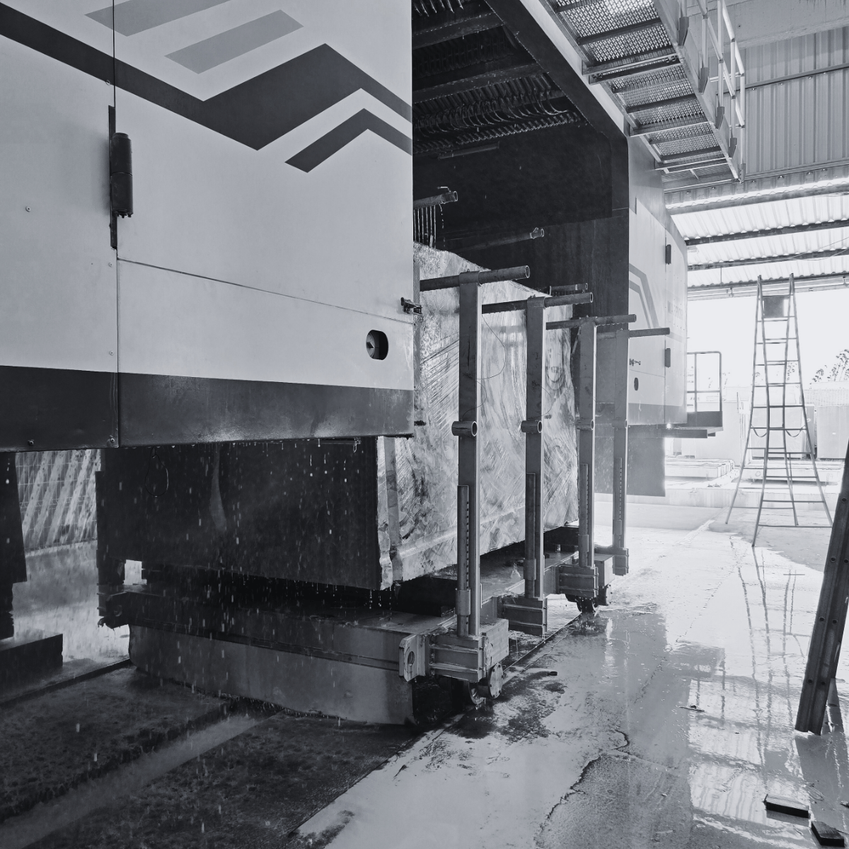 Linha completa de pedras naturais para construtoras, arquitetos e designers exigentes.